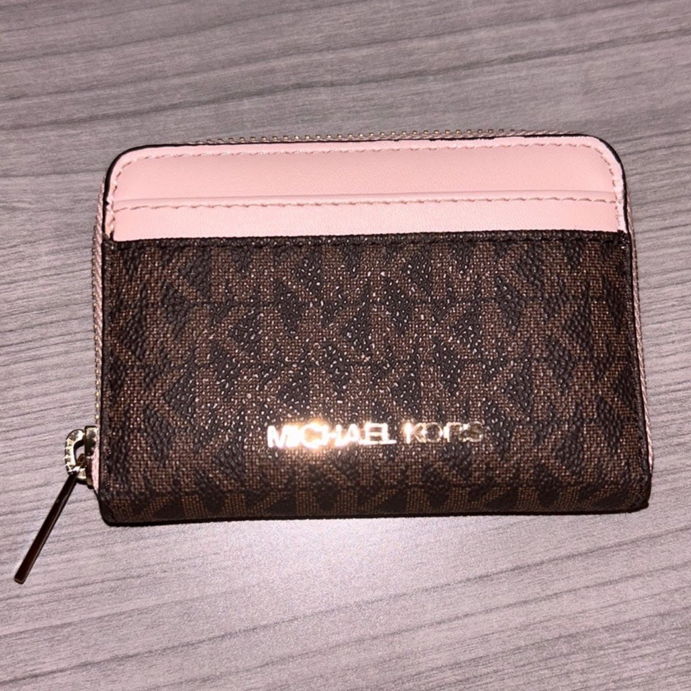 Michael Kors Zip Around Wallet